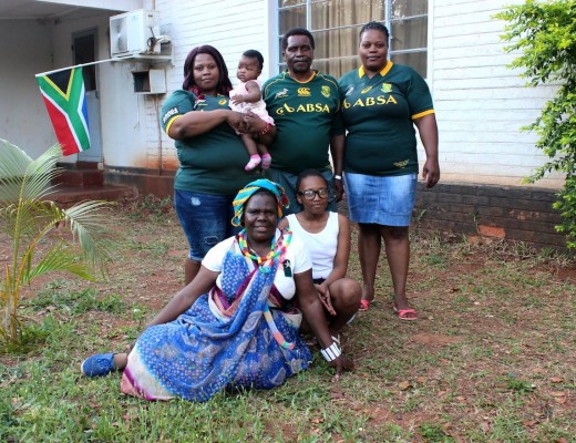 Bok Vreugde: Trevor se familie voor die bokke se wedstryd teen Samoa.