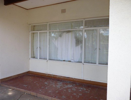 Robbers broke in through the window of a home in Soetdoring Street, looking for cash.