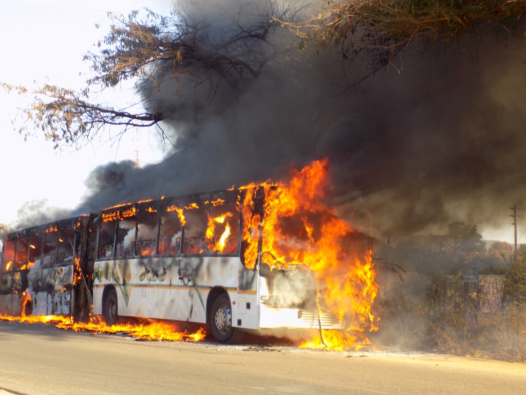 TZANEEN: Bus transporting security officers burst into flames