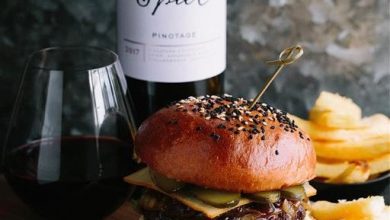 SATURDAY ENTERTAIN - Beef burgers with balsamic onions, mature cheddar and pickles - 23 OCT (Medium)