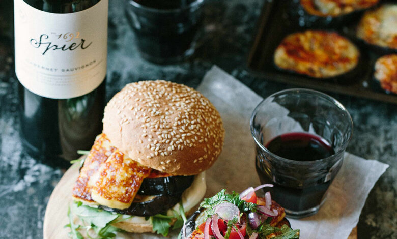4 JUNE - SATURDAY ENTERTAIN – Grilled aubergine and halloumi burgers with mint and tomato salsa