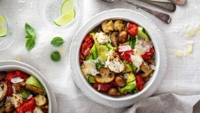 MEATLESS MONDAY - Caprese mushroom zoodles