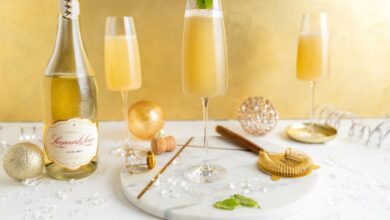 Shaken not stirred: Imperial fizz wine cocktail