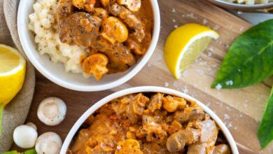 Spicy chicken livers, baby buttons and creamy samp