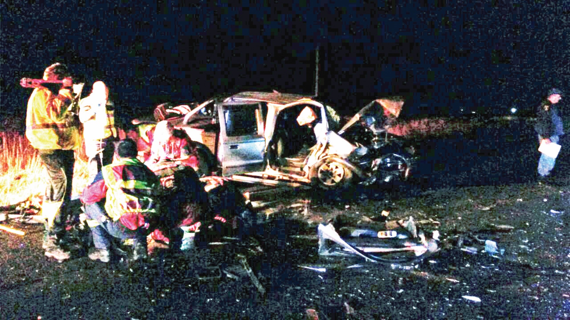 ER24 op die toneel. Foto: ER24. Inlasfoto: Mnr. Billy Dednam (62), wat in die ongeluk dood is. Foto: Verskaf
