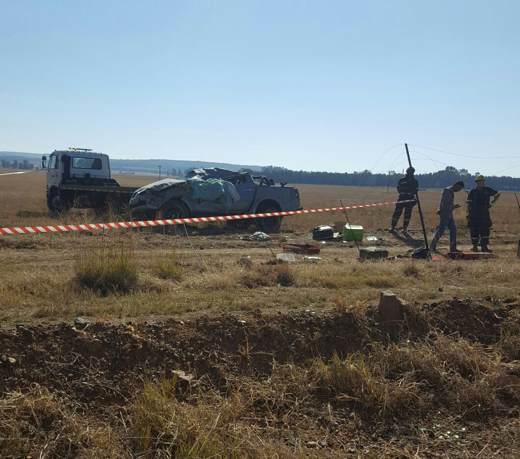 Bakkie that rolled killing one and injuring two
