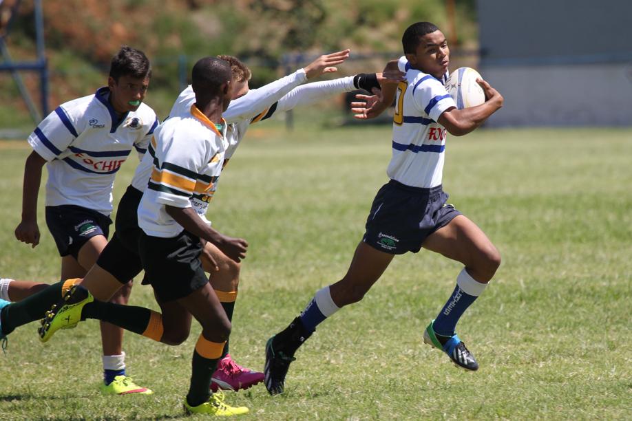 Daneileo Adams, Fochies se 0/16-span senter, breek deur vir ‘n prag drie.