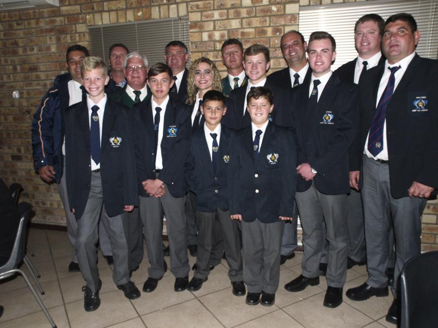 Lede van Dorado Skibootklub wat al provinsiale kleure in snawelvis-hengel gekry het, is voor Reynard Koekemoer, Gus de Bod, Jeandré Wasserman en Ruben Pretorius. In die tweede ry is Jan Hendriksz, Mariette Hendriksz, Jannas Hendriksz, Corne van Greune en Frikkie Wasserman. Agter is Jannes Wsasserman, Jaco Huysamen, Johan Els, Jaco Hendriksz. Willie Pretorius en Peet Koekemoer.