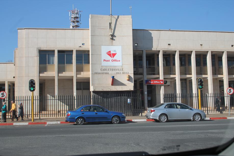 Die verkeersligte wat soms morsdood is wanneer dit rooi moet wees.