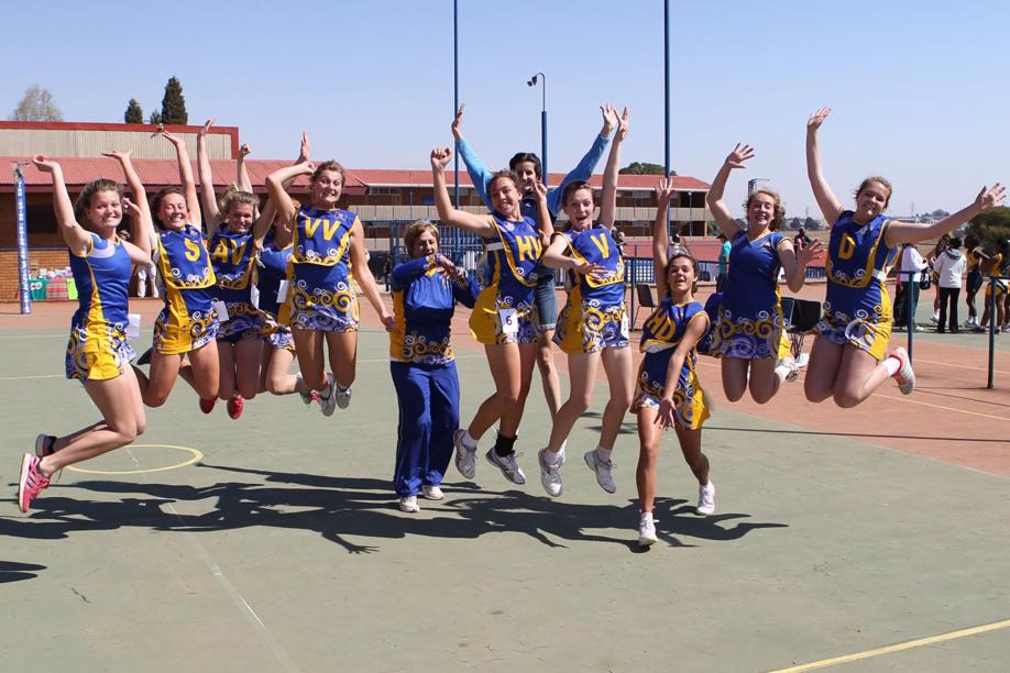 Fochies word gekroon as die Clover netbalreekskampioene.