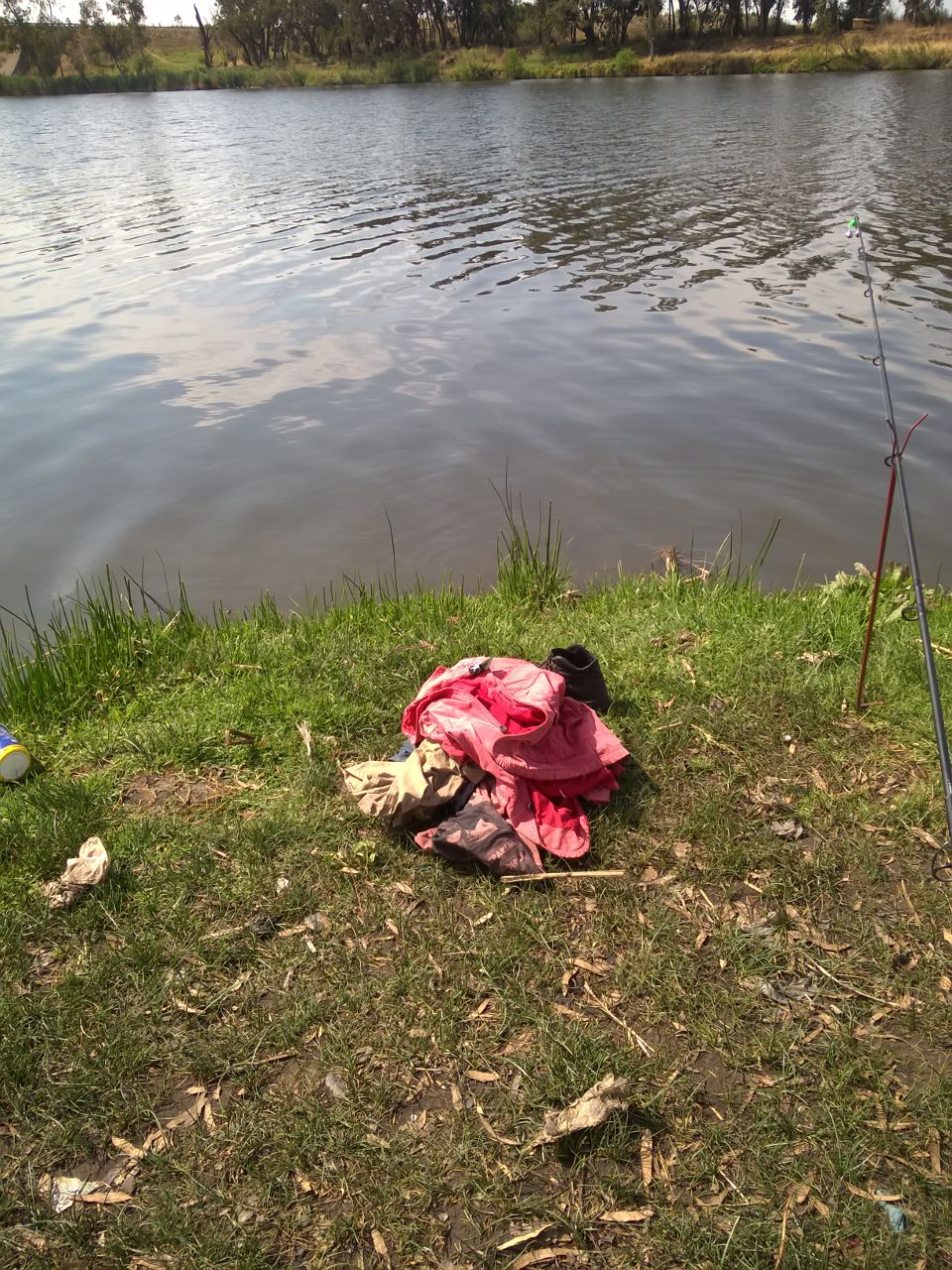 Police units are involved in a search for a man after his clothes were found next to the Vaal River.