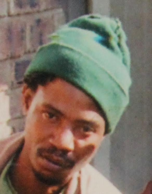 Teboho ‘Seun’ Botsana (34) committed suicide at the Vandebijlpark Magistrates Court recently.