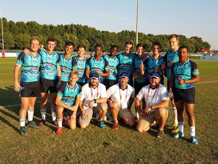 Die Frankie Horne Vision Sport Dream Team wat die Plaat finaal gewen het tydens die 2016 Dubai 7’s Rugby Toernooi