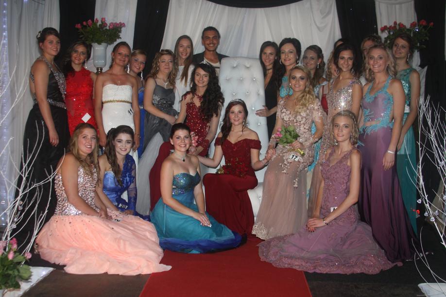 Al die finaliste van ons Matriekrok van die Jaar-kompetisie. Caption: Al die finaliste van ons Matriekrok van die Jaar-kompetisie.