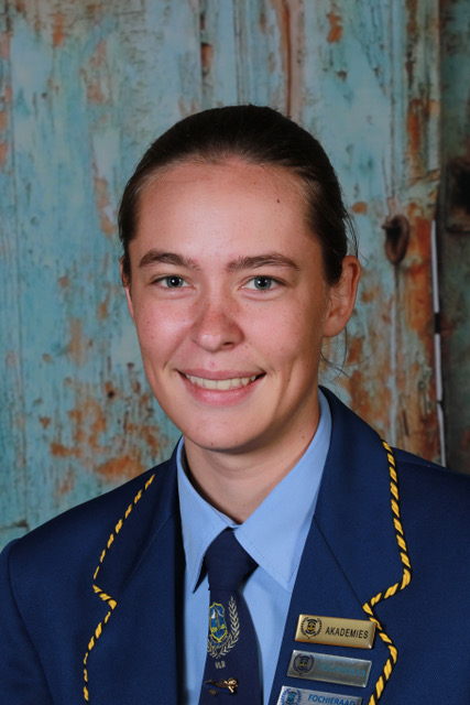 Irma Karberg van Hoërskool Fochville is die matrikulant met die meeste onderskeidings, naamlik agt.