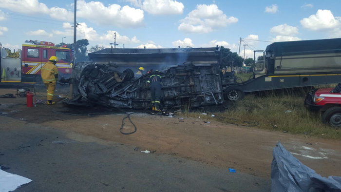 R25 - Taxi and truck collide leave approx 13 dead several others injured.