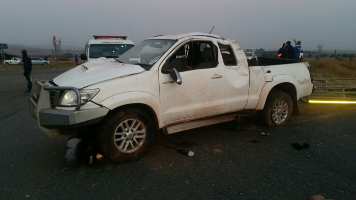 CARLETONVILLE - Bakkie rolls killing one injuring another.