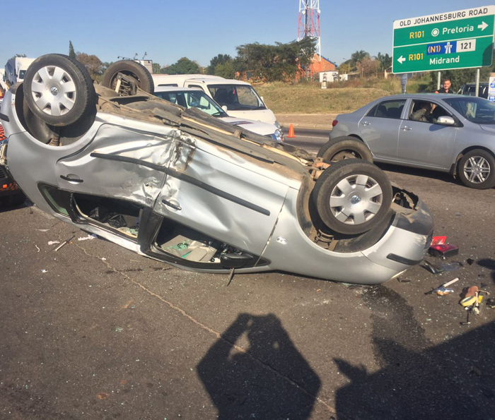 ROOIHUISKRAAL - Man seriously injured when bike and car collide. (1)