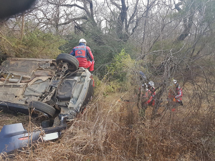 POTCHEFSTROOM - Lucky escape after vehicle rolls