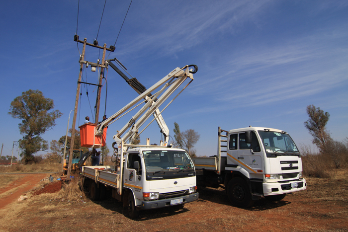 Municipal workers repairing the electrical line near the Ventersdorp road.