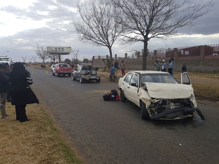 VANDERBIJLPARK - Six injured after three-vehicle collision.