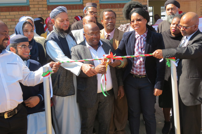 The Executive Mayor, Ms Maphefo MogaleLetsie, officially opening the new classrooms with the donors.