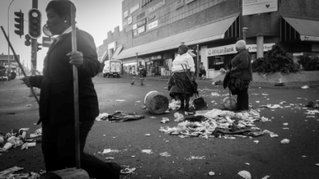 Die middedorp het vanoggend onder betogers deurgeloop. Foto: Elsje Vermeulen