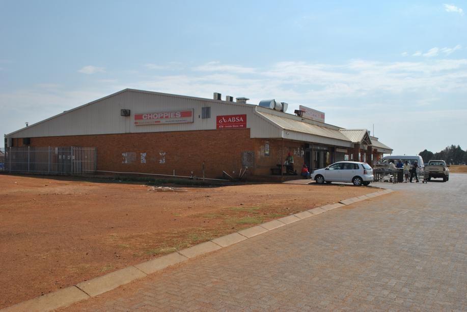 Armed robbers targeted Choppies Supermarket in Khutsong