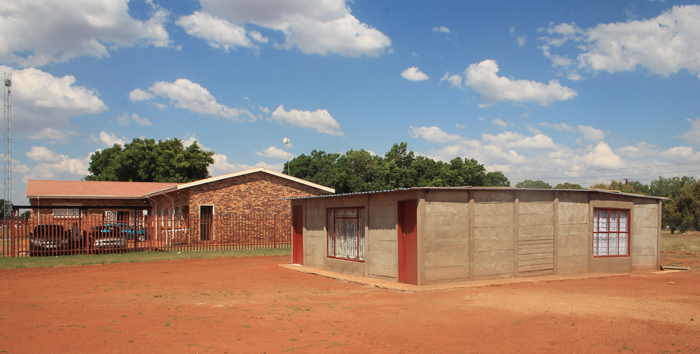 The illegal church structure next to Welverdiend Clinic.
