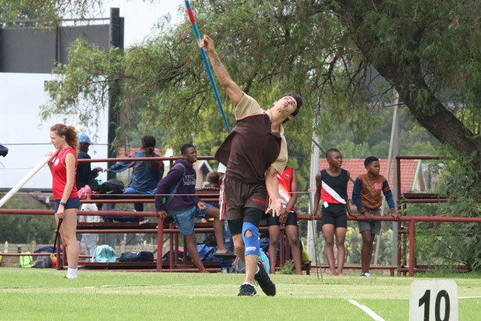 n Puik gooi deur nog 'n Wonnie op die atletiekveld.