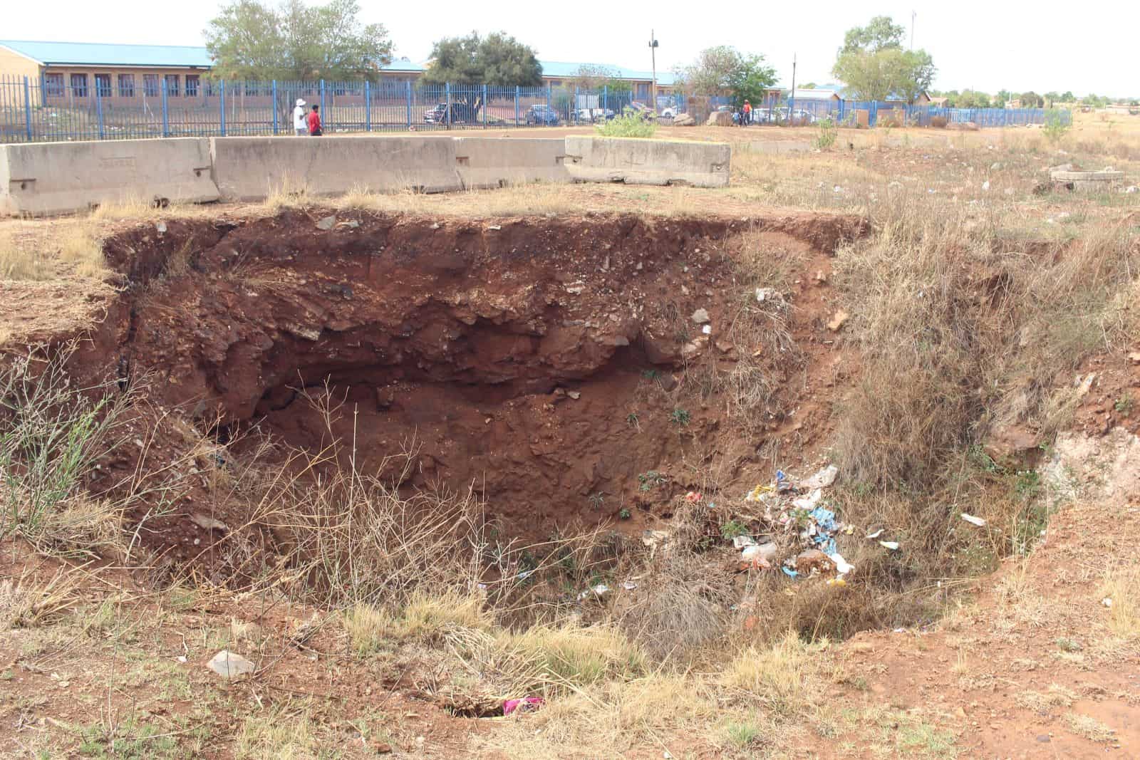 Shell Khutsong Khutsong sinkhole hazard persists two months after allegations of ...