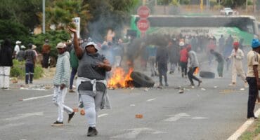 Protesters are blocking the N12/R500 crossing as well as the roads next to the filling station.