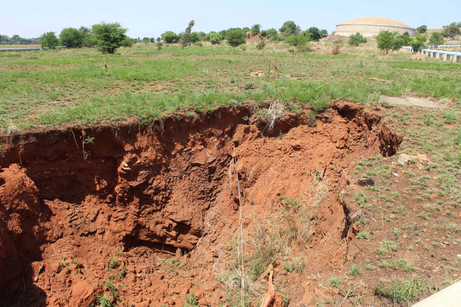 Meraphong Unrepaired Merafong sinkholes threaten Carletonville and Khutsong ...