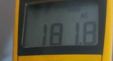 This voltage reading taken by Jean du Plessis on Tuesday shows that the voltage of electricity supplied by the municipality is significantly lower than the safe level for electrical equipment.