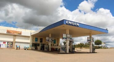 The thugs struck the filling station at Blyvoor.