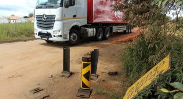 Road signs were already in place on Monday to start closing the section of the road through Welverdiend that is going to be fixed as part of phase one of the project. Photo: Adele Louw
