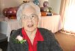 Ouma Febie Scholtz op haar 100ste verjaarsdag in die Fochville Aftree-oord op 29 April.