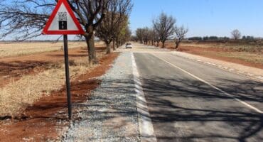 The finished section of the road ends abruptly. Photo: Adele Louw (Carletonville and Fochville Herald)