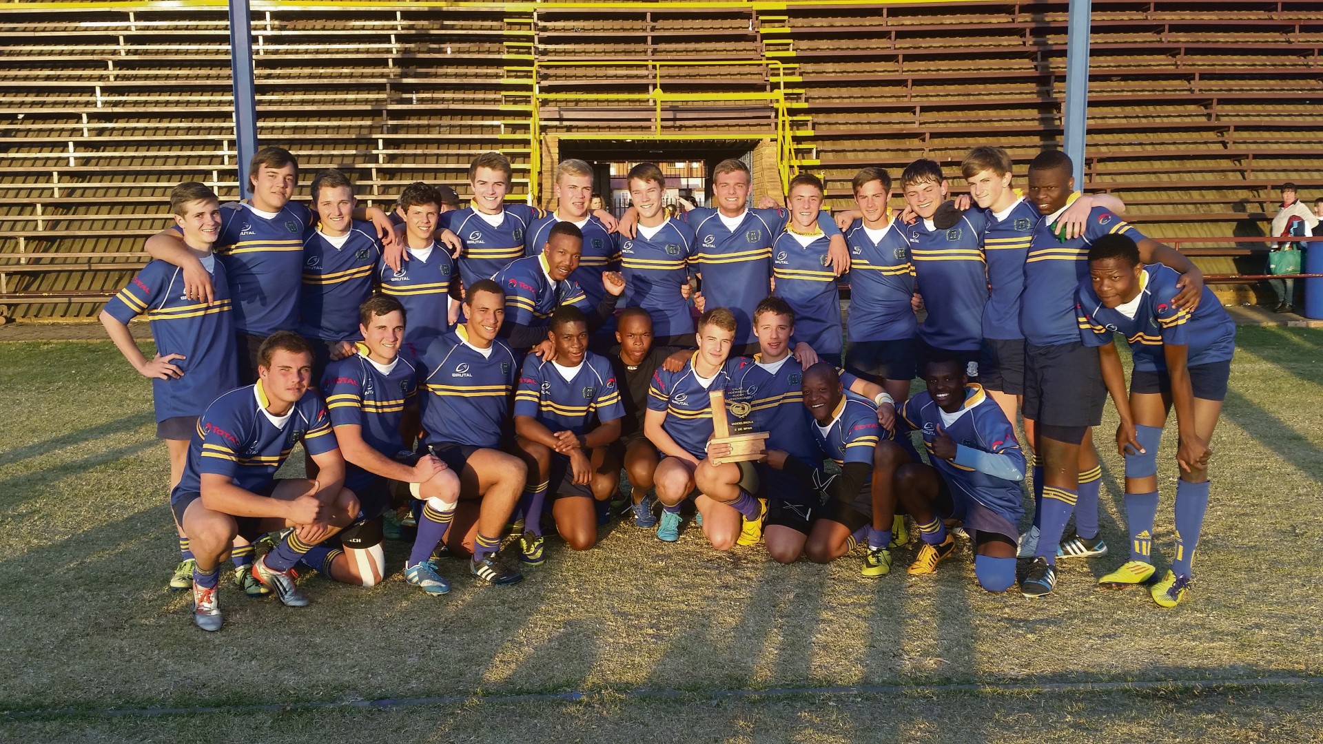 Hoërskool Parys se tweede rugbyspan wat vir die 2015 rugbyseisoen as kampioen in hul afdeling van die Valke Skole rugbyliga aangewys is.