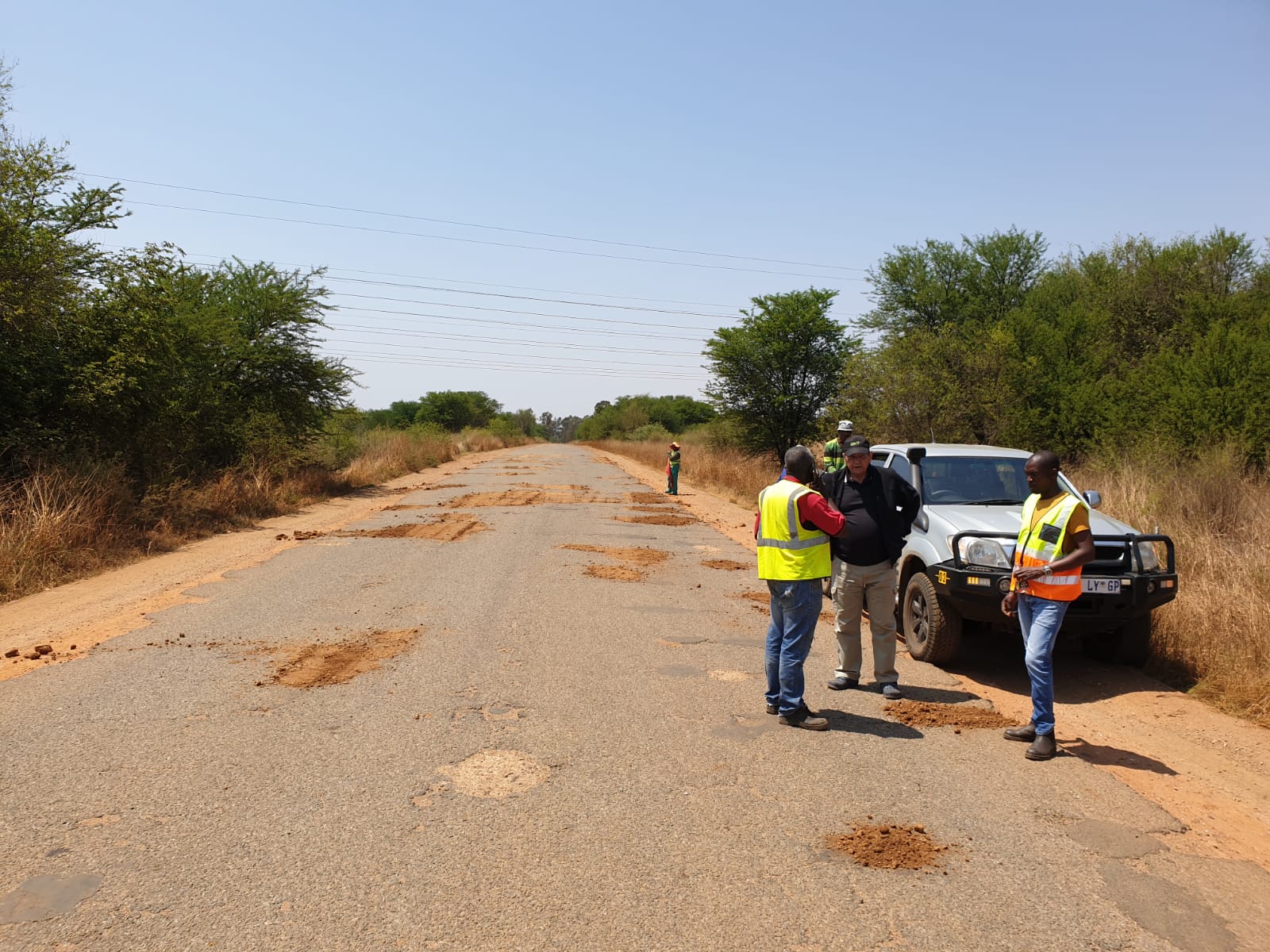 Paaie departement help met S171 gate Parys Gazette