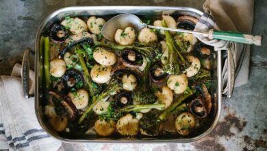 30 MARCH - WFD - Mushroom broccolini potato tray bake (Medium)