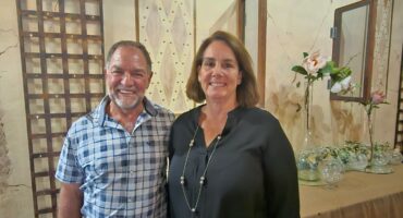 Biddie Biddulph en Nicolette van Brakel, voorsitter en ondervoorsitter van die Vredefort Koepel Bewarea.