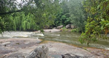 Drie verdrink by hangbrug in Parys
