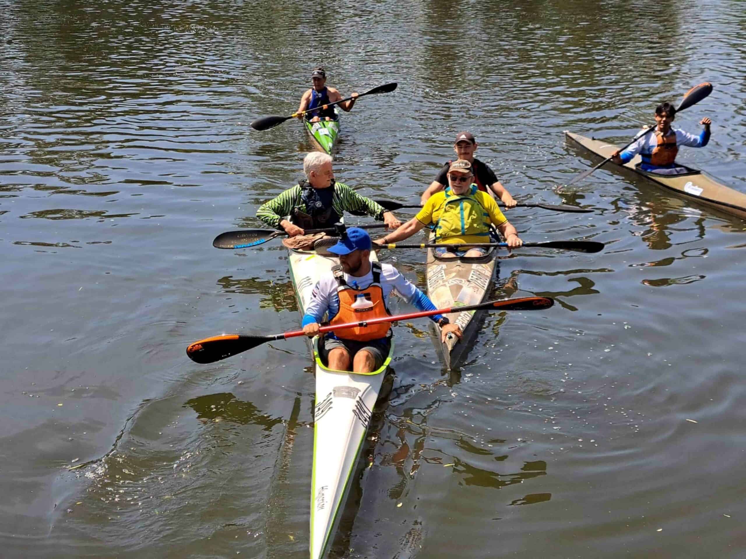 Iewan and Kittithon enjoy paddle on the Vaal River with family and friends. 