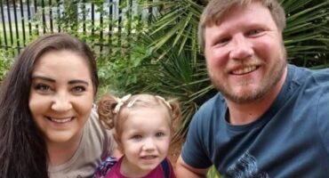 Henry Hefer, sy vrou Megan, en hul dogtertjie Hannah-Grace. Henry is in die motorongeluk oorlede en beide Megan en Hannah-Grace beseer.