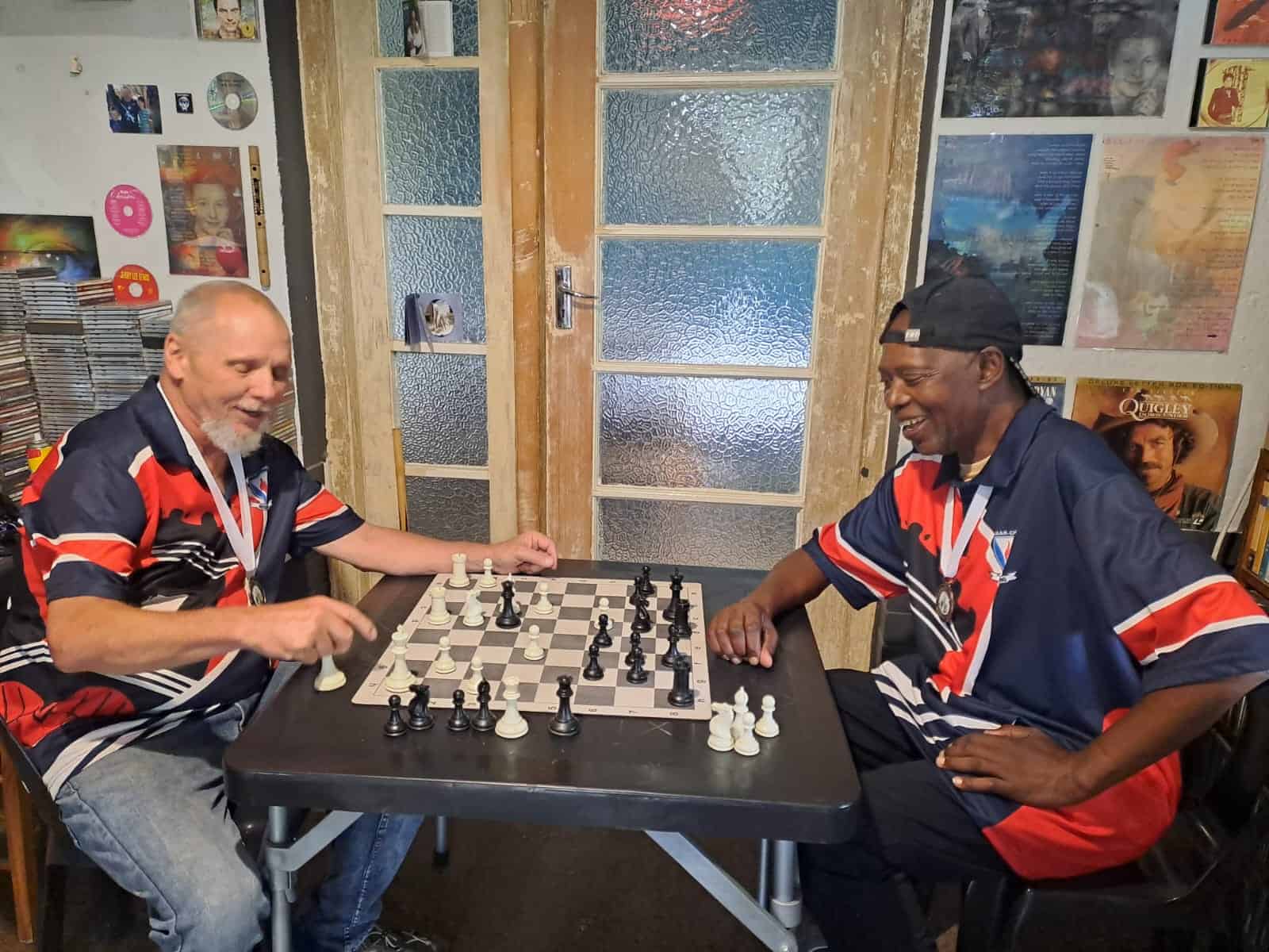 Op die foto is Danny Botes en Ernest Kgwadi.