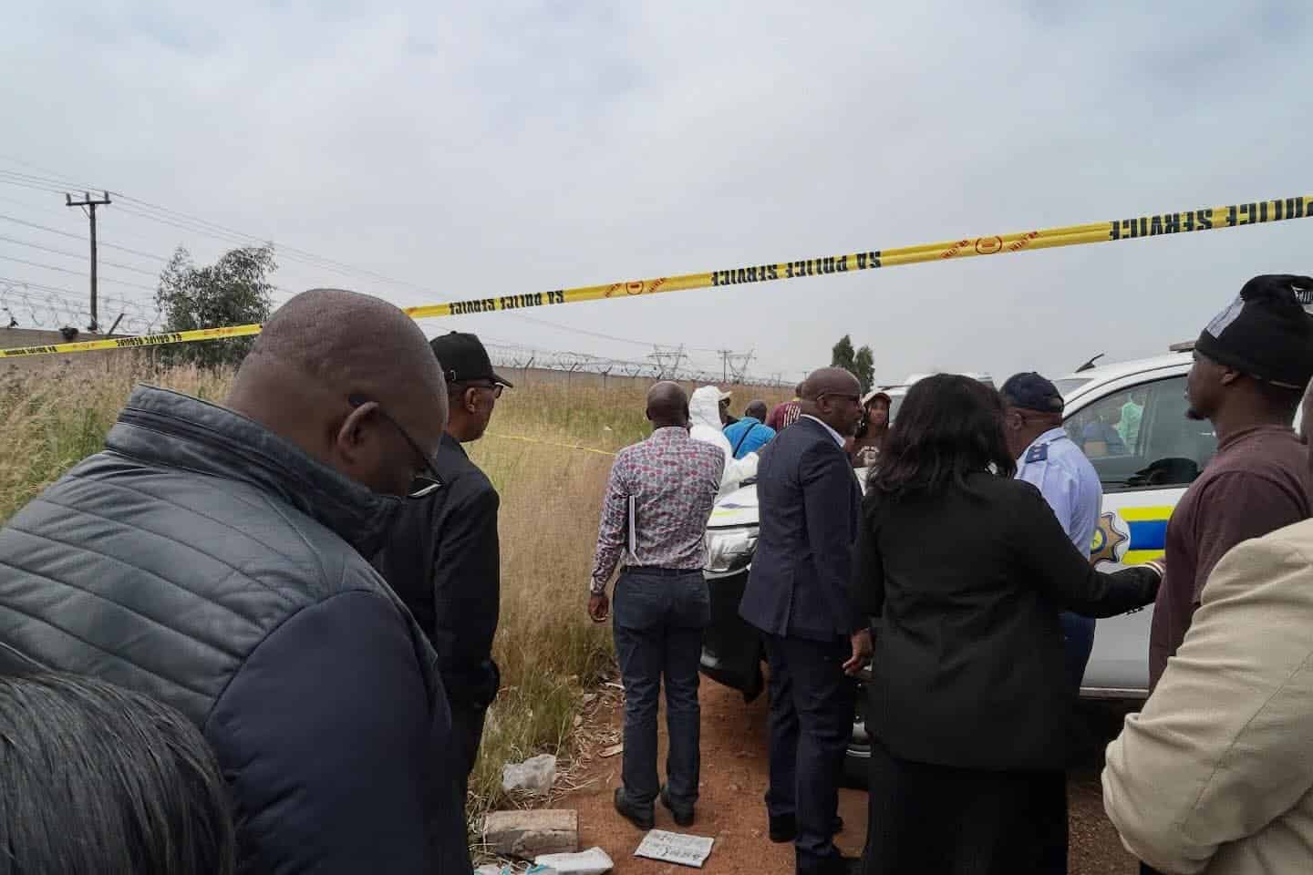 Die tragiese botsingstoneel wat vanoggend die lewens van 13 Gautengse leerders ge-eis het.