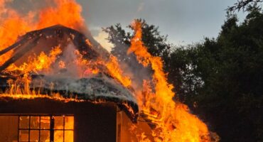 Die kothuis op Klein Baskop wat in die brand verwoes is.