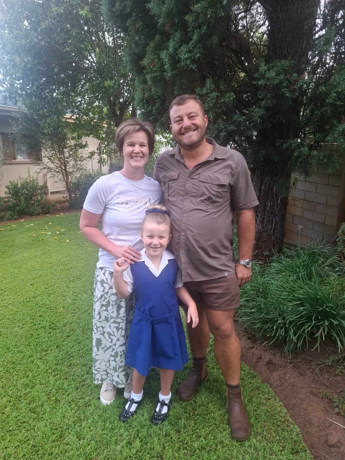 In die Du Toit-huishouding was Menique se eerste skooldag 'n kosbare onthou-dag vir beide haar ouers, Quintin en Meraldie, wat self ook leerders van Primêre Skool Parys was