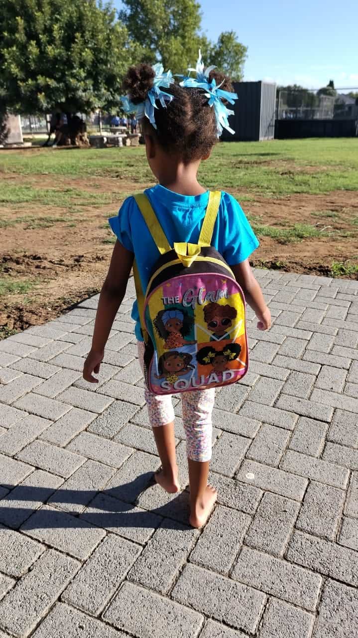 Skool toe foto slegs ter illustrasie